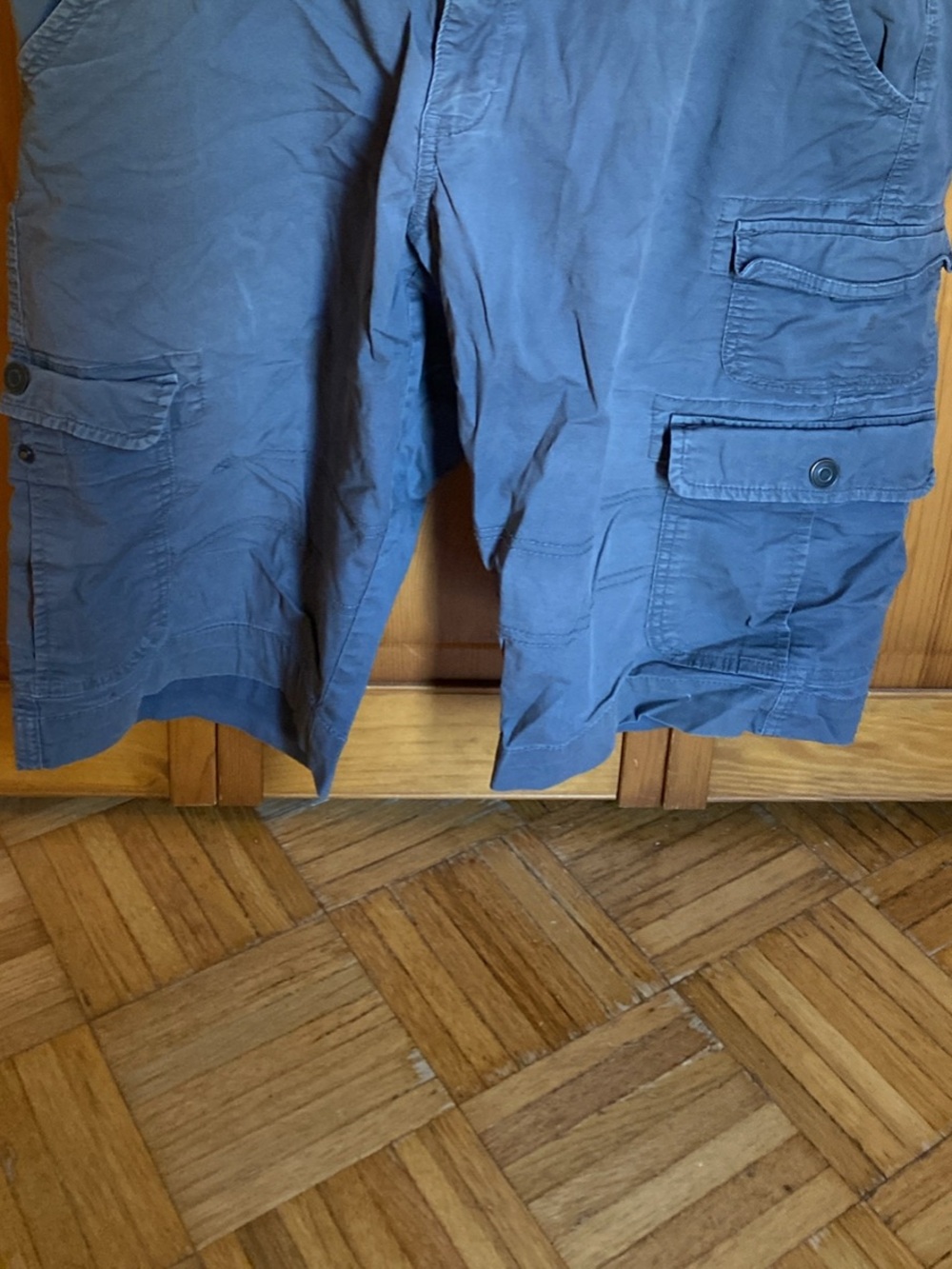Men's medium gray Cargo Shorts - Casual Utility Style